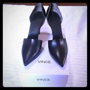 Vince Claire D'Orsay, Black pumps